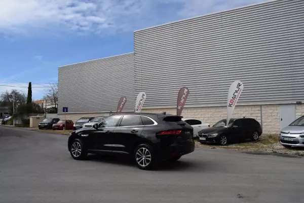 Jaguar F-Pace 2017 - 22500 EUR, 145545 km - AUTO.MOTO.pt - 145545km - foto 5 de 57