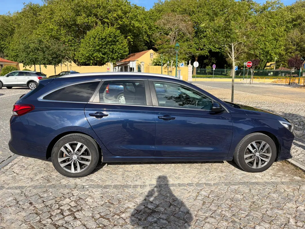 Hyundai i30 CW 2020 - 10900 EUR, 159000 km - AUTO.MOTO.pt - 159000km - foto 11 de 13
