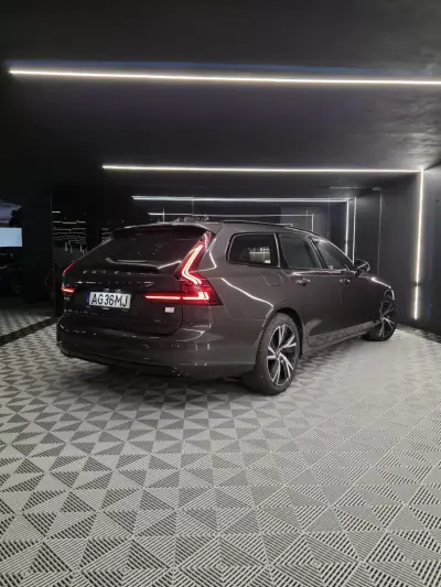 Volvo V90 2021 - 29750 EUR, 144000 km - 144000km - foto 9 de 24