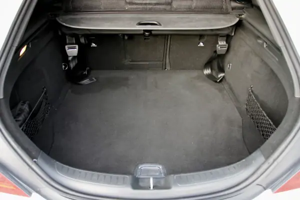 Mercedes-Benz CLA 200 2016 - 23500 EUR, 157000 km - AUTO.MOTO.pt - 157000km - foto 13 de 43