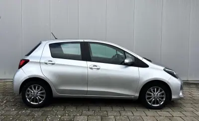 Toyota Yaris 2016 - 13500 EUR, 135000 km - AUTO.MOTO.pt - 135000km - foto 5 de 35