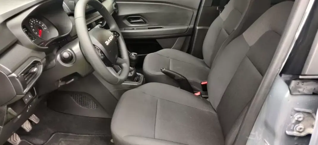 Dacia Sandero 2025 - 16990 EUR, 2000 km - AUTO.MOTO.pt - 2000km - foto 13 de 39