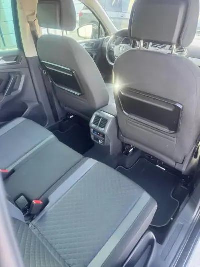 Volkswagen Tiguan 2017 - 17500 EUR, 205000 km - AUTO.MOTO.pt - 205000km - foto 13 de 19