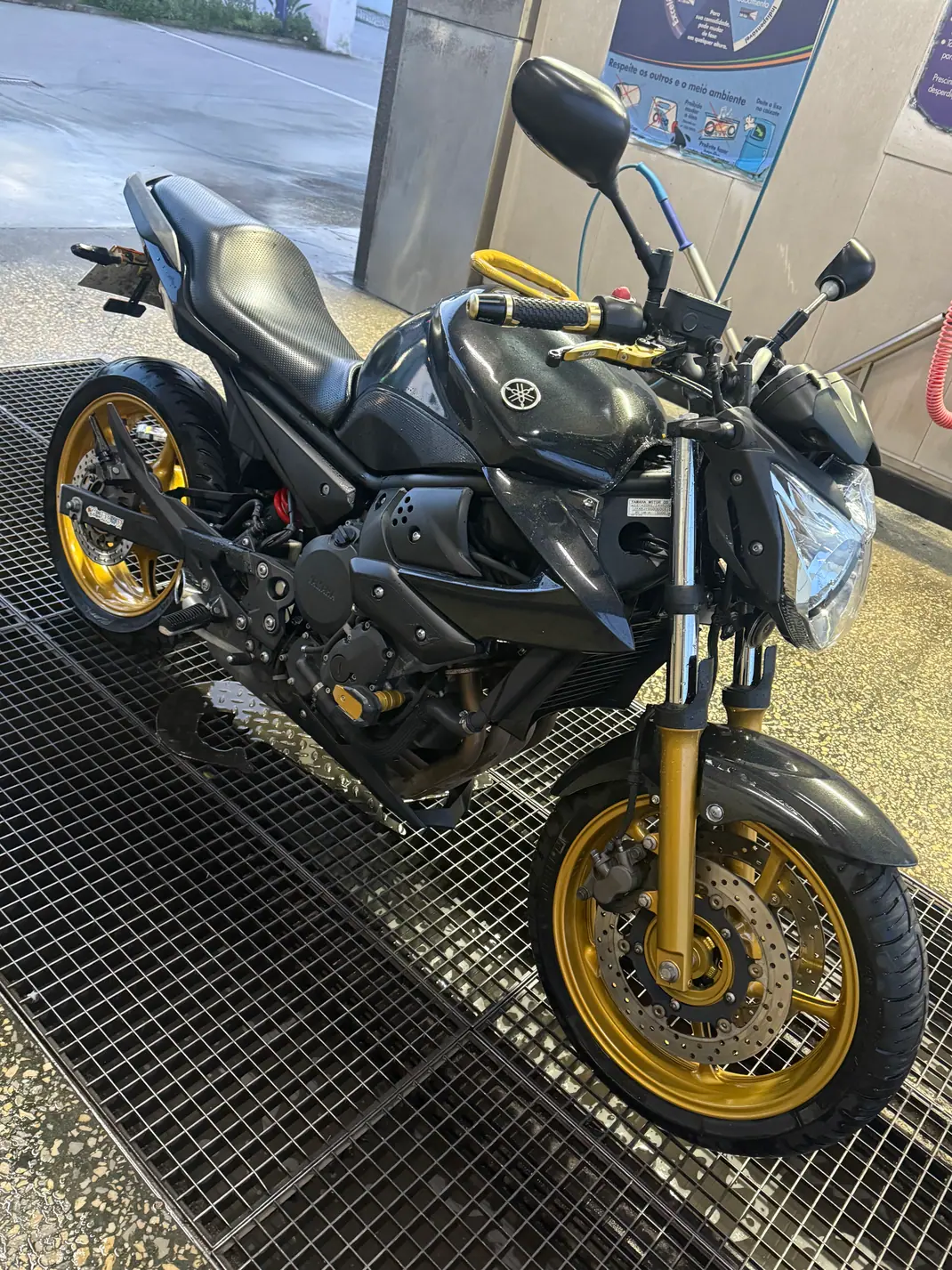 Yamaha YZF 600R 2012 - 5900 EUR, 56000 km - AUTO.MOTO.pt - 56000km - foto 2 de 8