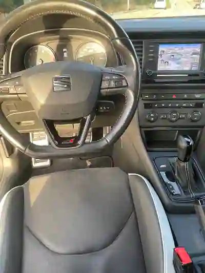 SEAT Leon 2014 - 22900 EUR, 159000 km - foto 5 de 15