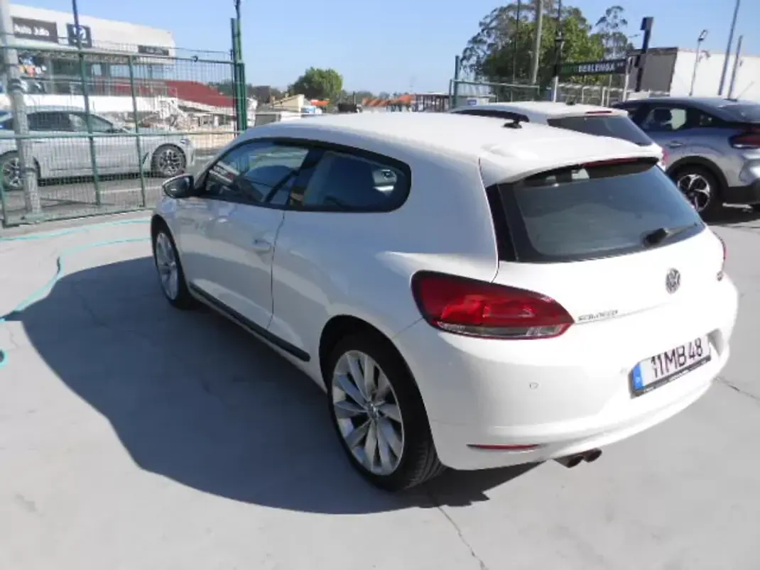 Volkswagen Scirocco 2011 - 12500 EUR, 121314 km - AUTO.MOTO.pt - 121314km - foto 5 de 10