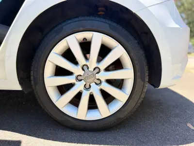 Audi A1 Sportback 2016 - 12990 EUR, 158353 km - AUTO.MOTO.pt - 158353km - foto 11 de 17