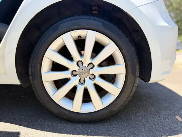 Audi A1 Sportback 2016 - 12990 EUR, 158353 km - AUTO.MOTO.pt - 158353km - foto 11 de 17