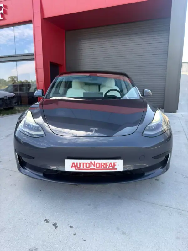 Tesla Model 3 2021 - 27000 EUR, 157593 km - 157593km - foto 2 de 18