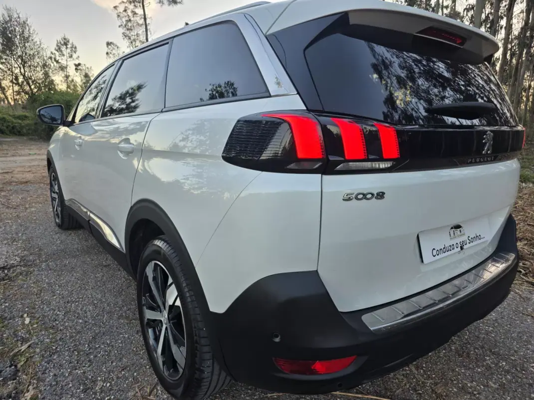Peugeot 5008 2018 - 17750 EUR, 125000 km - AUTO.MOTO.pt - 125000km - foto 19 de 36