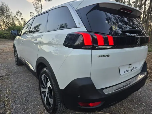 Peugeot 5008 2018 - 17750 EUR, 125000 km - AUTO.MOTO.pt - 125000km - foto 19 de 36