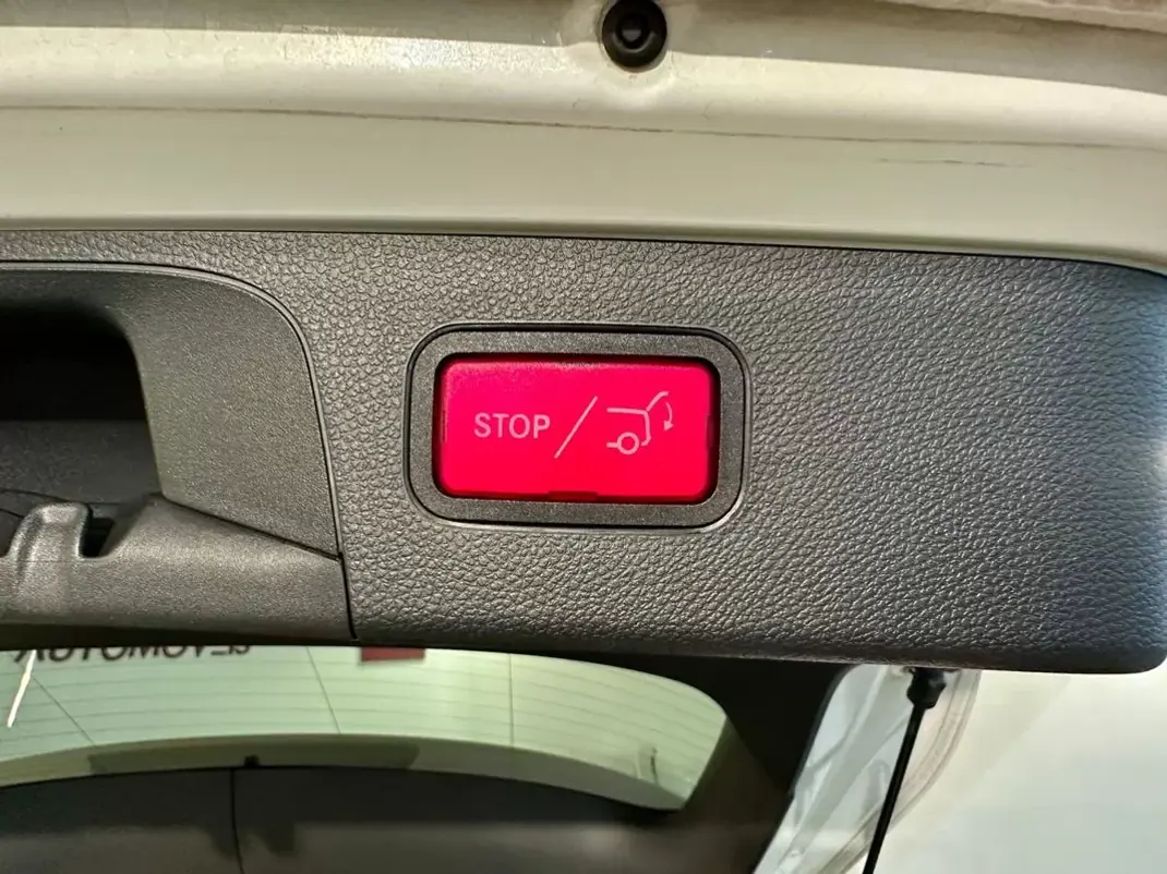 Mercedes-Benz GLC 220 2019 - 34950 EUR, 179000 km - AUTO.MOTO.pt - 179000km - foto 34 de 36