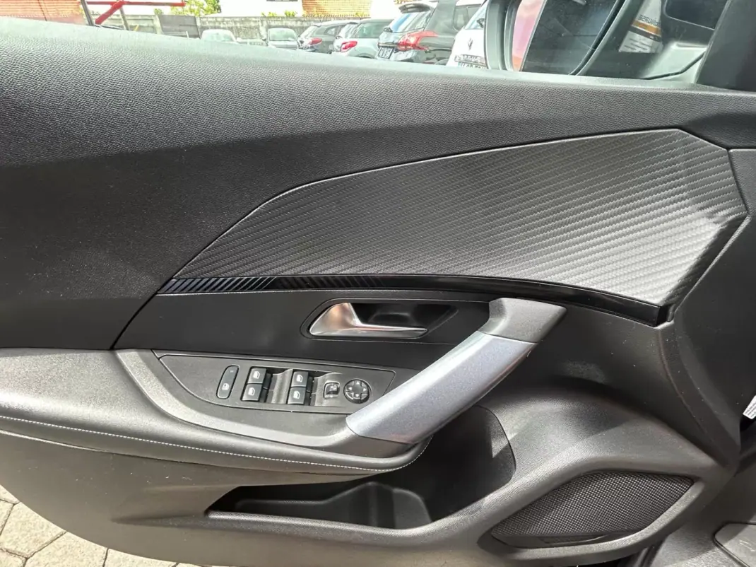 Peugeot 2008 2020 - 16950 EUR, 133350 km - 133350km - foto 8 de 21