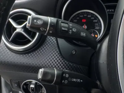 Mercedes-Benz A 180 2017 - 16990 EUR, 166000 km - AUTO.MOTO.pt - 166000km - foto 17 de 36