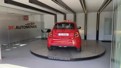 Fiat 500e 2023 - 16500 EUR, 19050 km - 19050km - foto 17 de 54