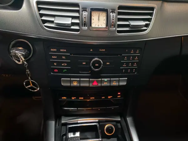 Mercedes-Benz E 250 2016 - 15950 EUR, 453700 km - AUTO.MOTO.pt - 453700km - foto 13 de 20