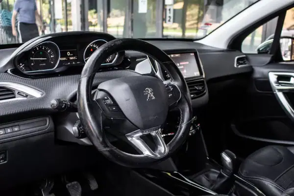 Peugeot 2008 2016 - 9890 EUR, 92329 km - 92329km - foto 18 de 31