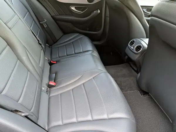 Mercedes-Benz C 200 2018 - 19900 EUR, 220000 km - AUTO.MOTO.pt - 220000km - foto 16 de 17