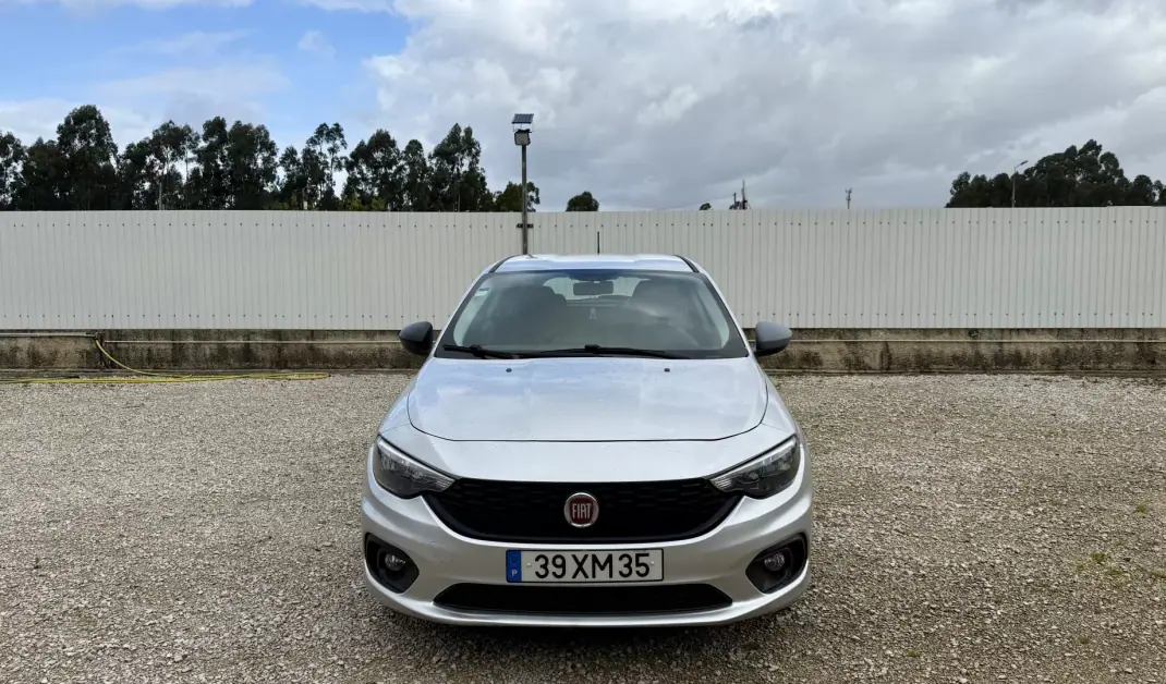 Fiat Tipo Station Wagon 2019 - 12750 EUR, 75000 km - AUTO.MOTO.pt - 75000km - foto 4 de 32