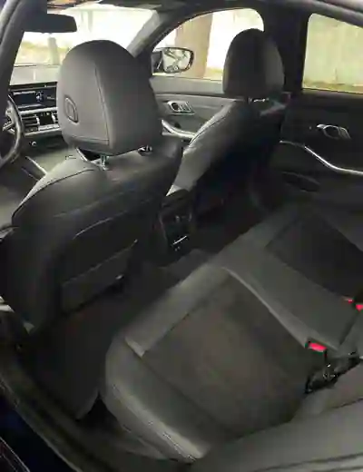 BMW 318 2019 - 25590 EUR, 98500 km - AUTO.MOTO.pt - 98500km - foto 8 de 10