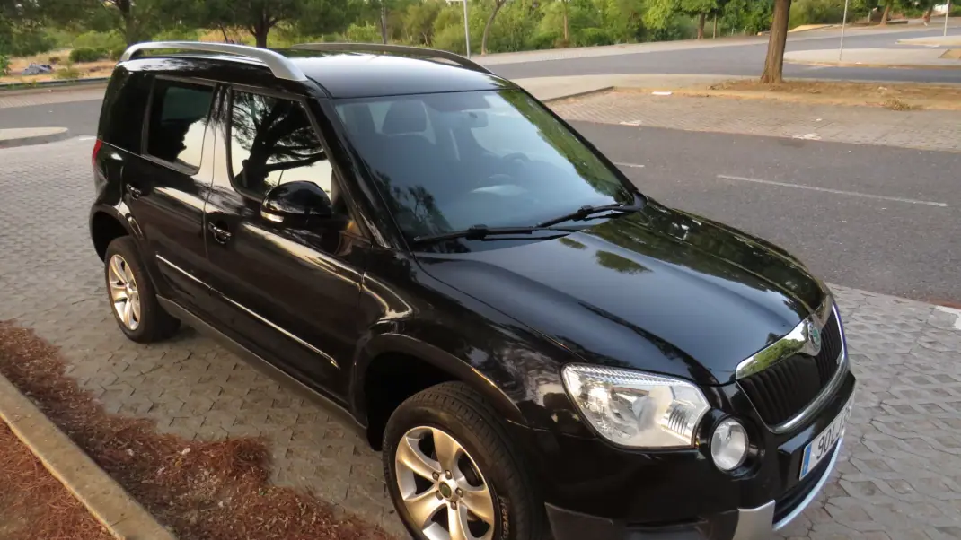 Skoda Yeti 2011 - 11400 EUR, 127000 km - 127000km - foto 5 de 15