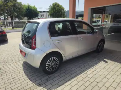 Volkswagen Up! 2012 - 6750 EUR, 151158 km - AUTO.MOTO.pt - 151158km - foto 4 de 11
