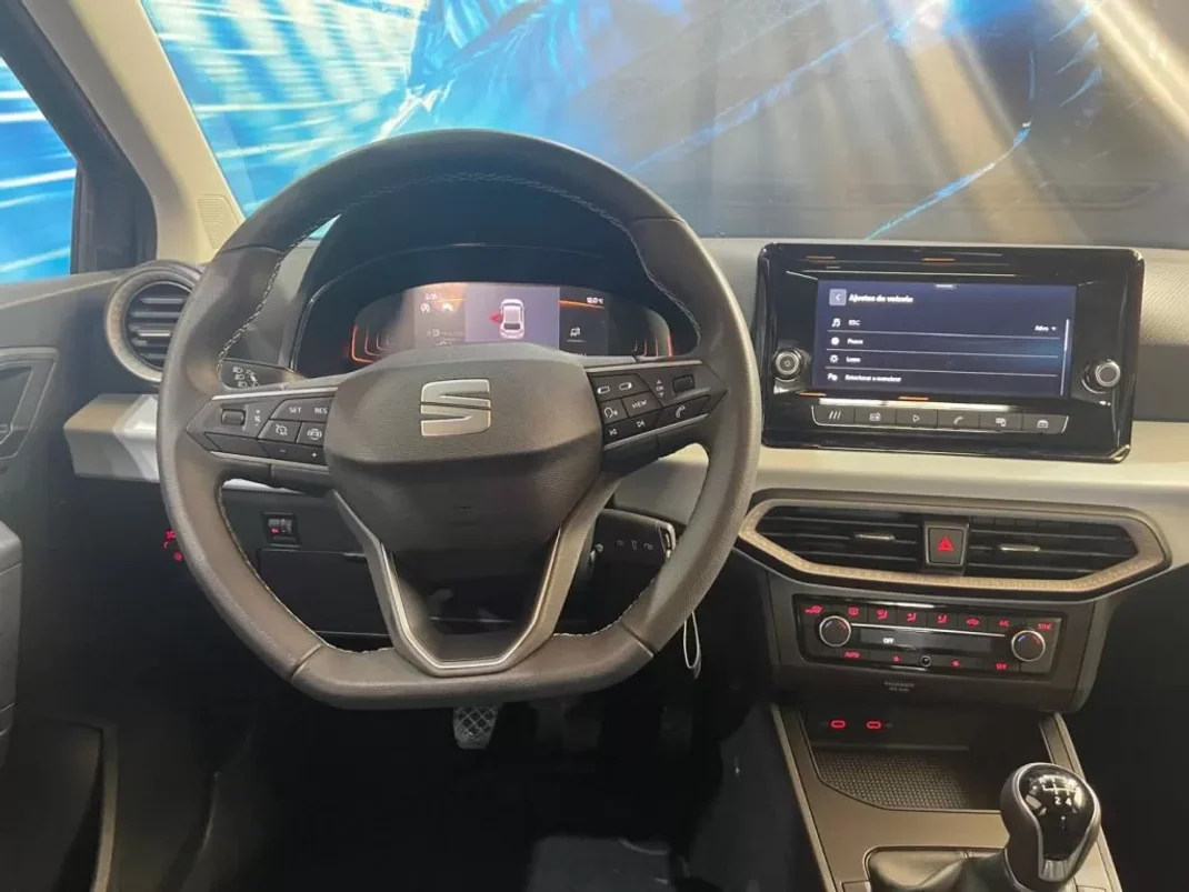 SEAT Ibiza 2024 - 17999 EUR, 1000 km - AUTO.MOTO.pt - 1000km - foto 30 de 40