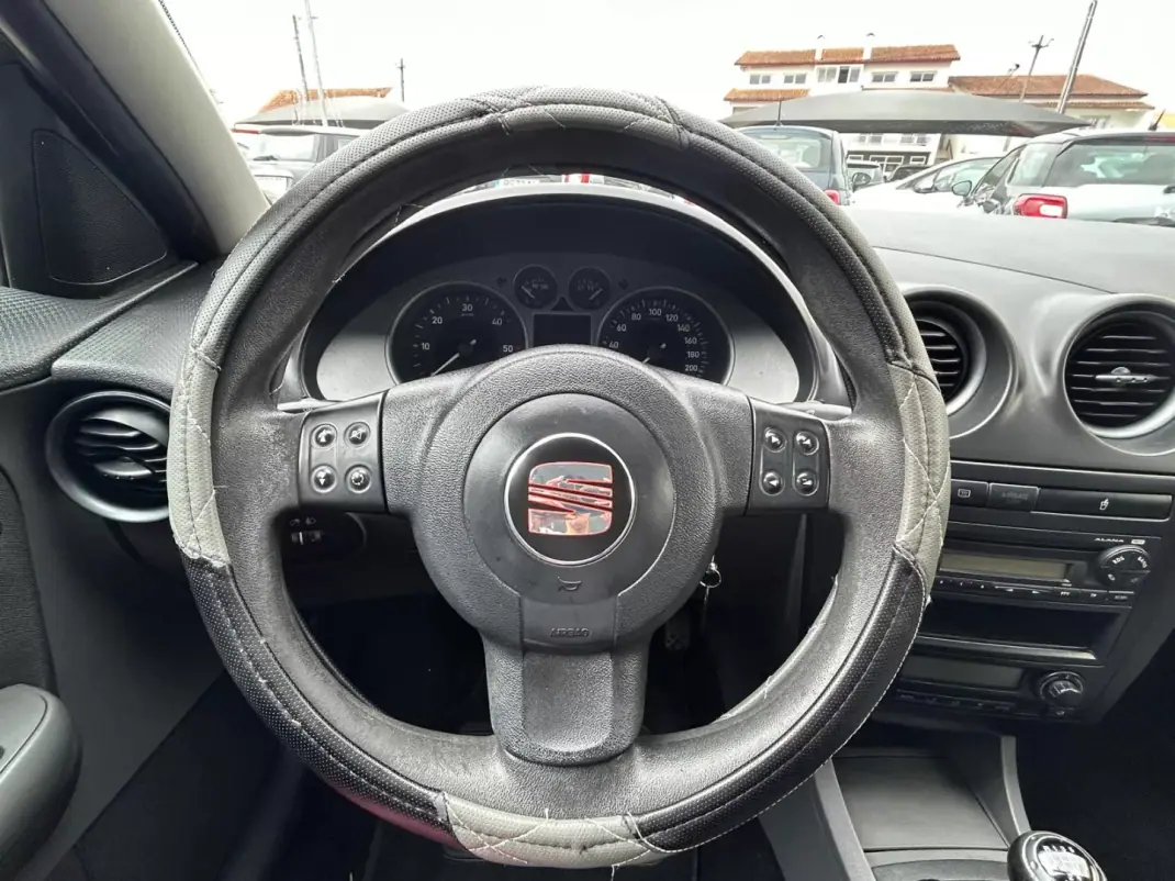 SEAT Cordoba 2007 - 5250 EUR, 243708 km - AUTO.MOTO.pt - 243708km - foto 11 de 19