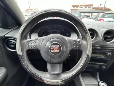 SEAT Cordoba 2007 - 5250 EUR, 243708 km - AUTO.MOTO.pt - 243708km - foto 11 de 19