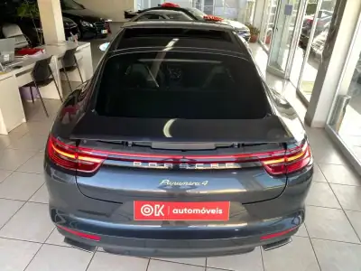 Porsche Panamera 2018 - 60500 EUR, 104962 km - AUTO.MOTO.pt - 104962km - foto 38 de 58