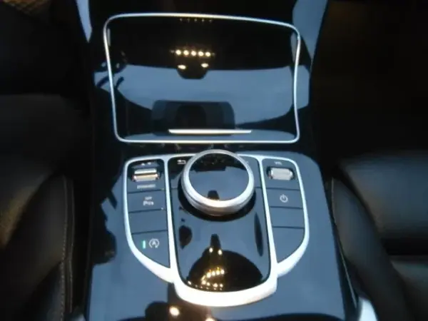 Mercedes-Benz C 180 2017 - 24900 EUR, 141265 km - AUTO.MOTO.pt - 141265km - foto 18 de 40
