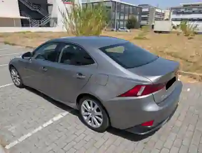 Lexus IS 300H 2016 - 20000 EUR, 102000 km - foto 6 de 14