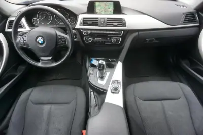 BMW 318 2017 - 15790 EUR, 170145 km - AUTO.MOTO.pt - 170145km - foto 7 de 14