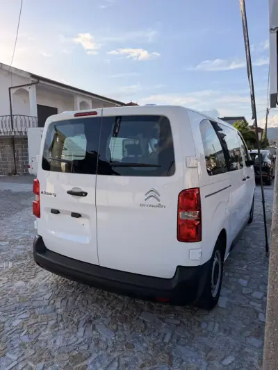 Citroën e-Jumpy 2022 - 23900 EUR, 39800 km - AUTO.MOTO.pt - 39800km - foto 2 de 11