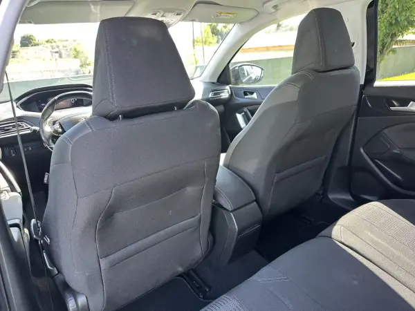 Peugeot 308 SW 2020 - 16000 EUR, 130000 km - AUTO.MOTO.pt - 130000km - foto 31 de 57