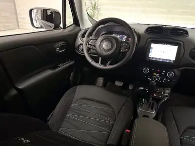 Jeep Renegade 2022 - 23950 EUR, 10796 km - AUTO.MOTO.pt - 10796km - foto 12 de 37