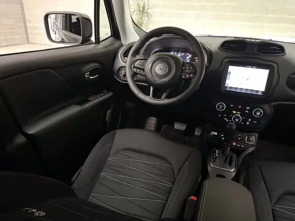 Jeep Renegade 2022 - 23950 EUR, 10796 km - AUTO.MOTO.pt - 10796km - foto 12 de 37