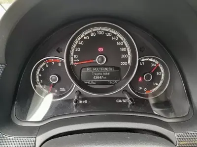 Volkswagen Up! 2024 - 15900 EUR, 43000 km - AUTO.MOTO.pt - 43000km - foto 6 de 9