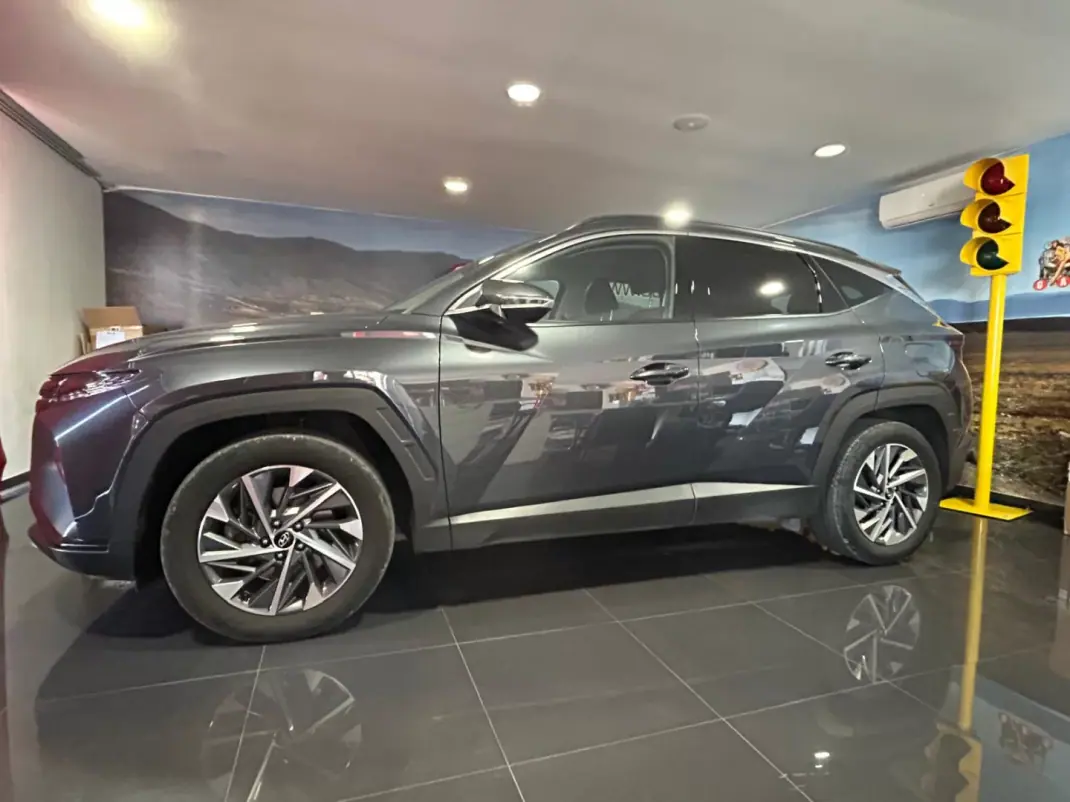 Hyundai Tucson 2024 - 31900 EUR, 46746 km - AUTO.MOTO.pt - 46746km - foto 1 de 28