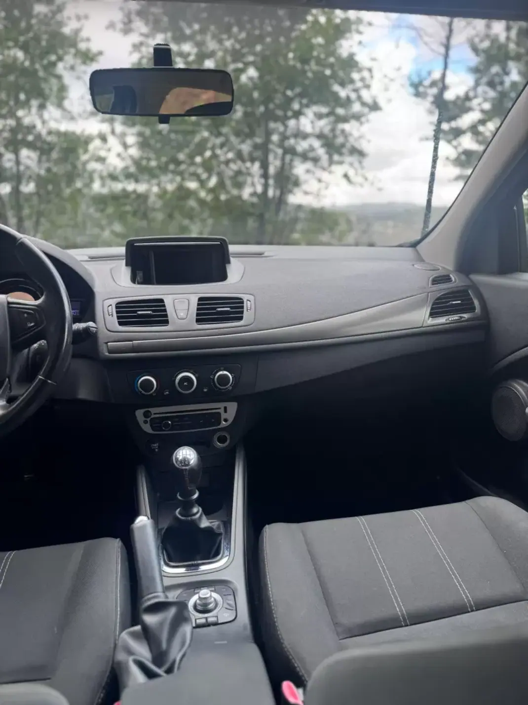 Renault Mégane 2014 - 9500 EUR, 146170 km - AUTO.MOTO.pt - 146170km - foto 14 de 19