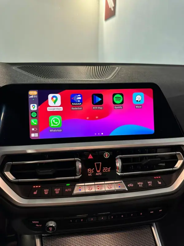 BMW 330e 2019 - 29750 EUR, 99000 km - AUTO.MOTO.pt - 99000km - foto 22 de 46