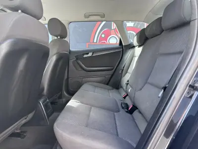 Audi A3 Sportback 2009 - 6500 EUR, 330000 km - AUTO.MOTO.pt - 330000km - foto 23 de 35