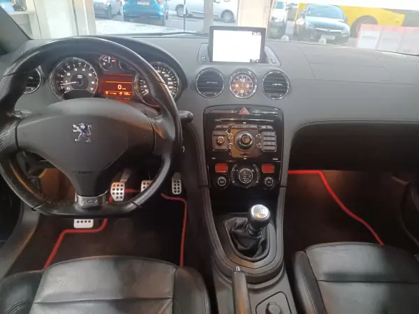 Peugeot RCZ 2010 - 11890 EUR, 102545 km - AUTO.MOTO.pt - 102545km - foto 18 de 37
