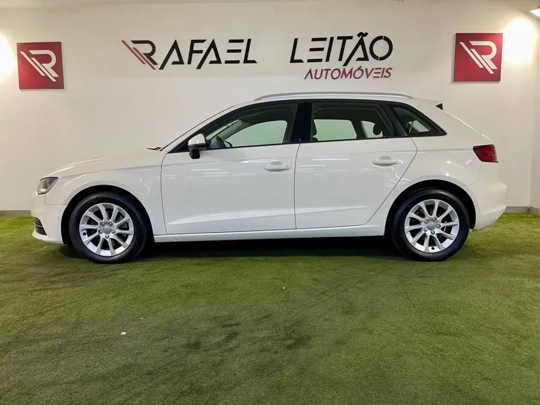 Audi A3 Sportback 2013 - 12500 EUR, 175000 km - AUTO.MOTO.pt - 175000km - foto 7 de 25
