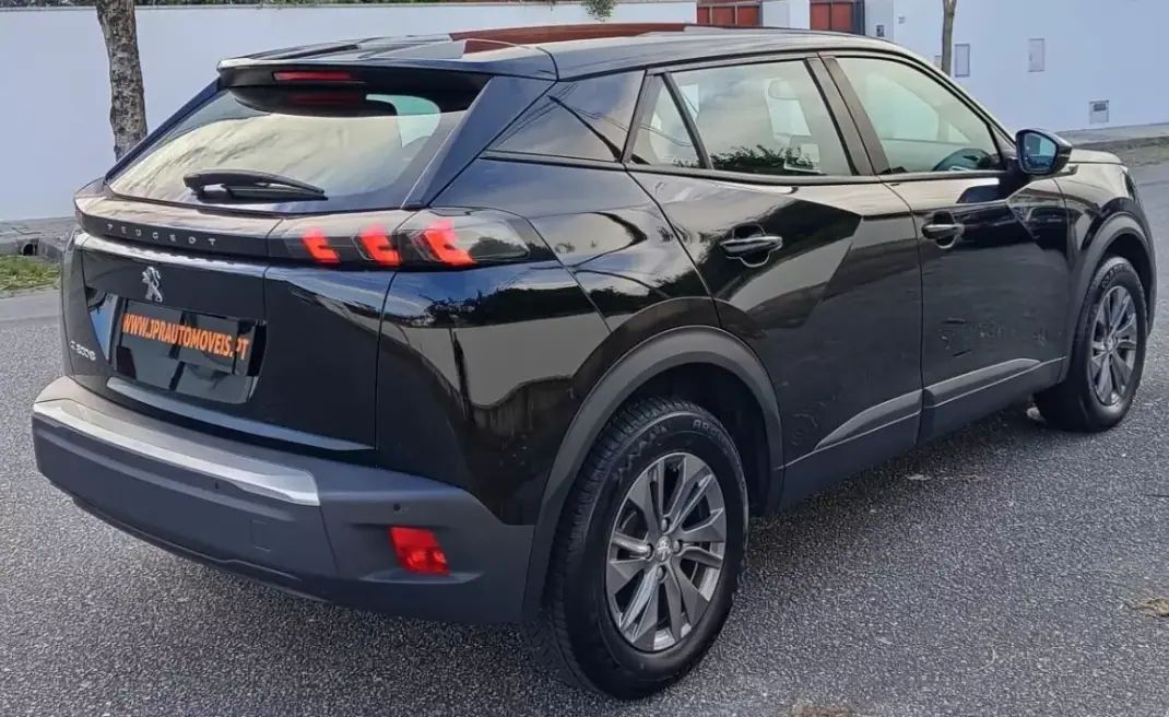 Peugeot e-2008 2022 - 17990 EUR, 70100 km - AUTO.MOTO.pt - 70100km - foto 5 de 19