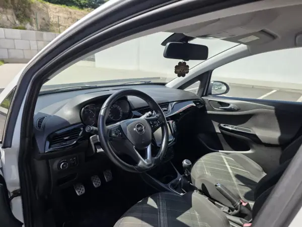 Opel Corsa 2016 - 9900 EUR, 129000 km - AUTO.MOTO.pt - 129000km - foto 3 de 15