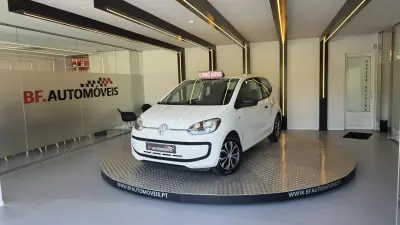 Volkswagen Up! 2016 - 8500 EUR, 79613 km - AUTO.MOTO.pt - 79613km - foto 2 de 49