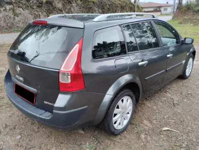 Renault Mégane Break 2006 - 2999 EUR, 270000 km - AUTO.MOTO.pt - 270000km - foto 7 de 22