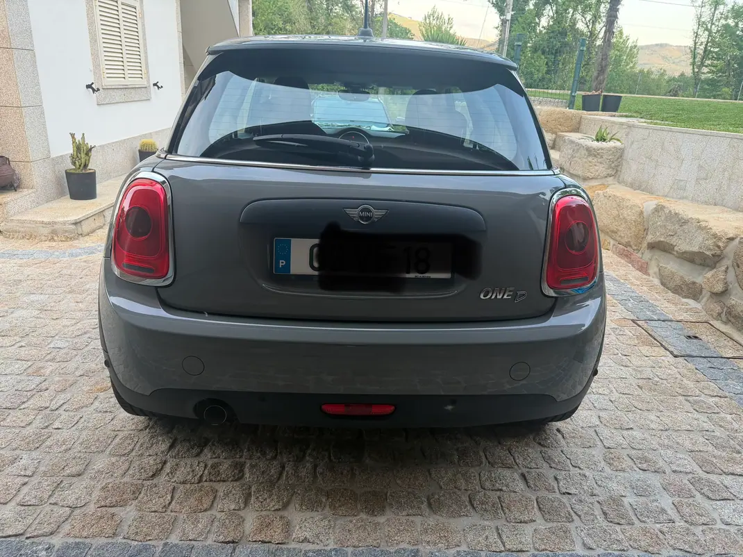 MINI One 2018 - 13500 EUR, 85000 km - AUTO.MOTO.pt - 85000km - foto 3 de 6