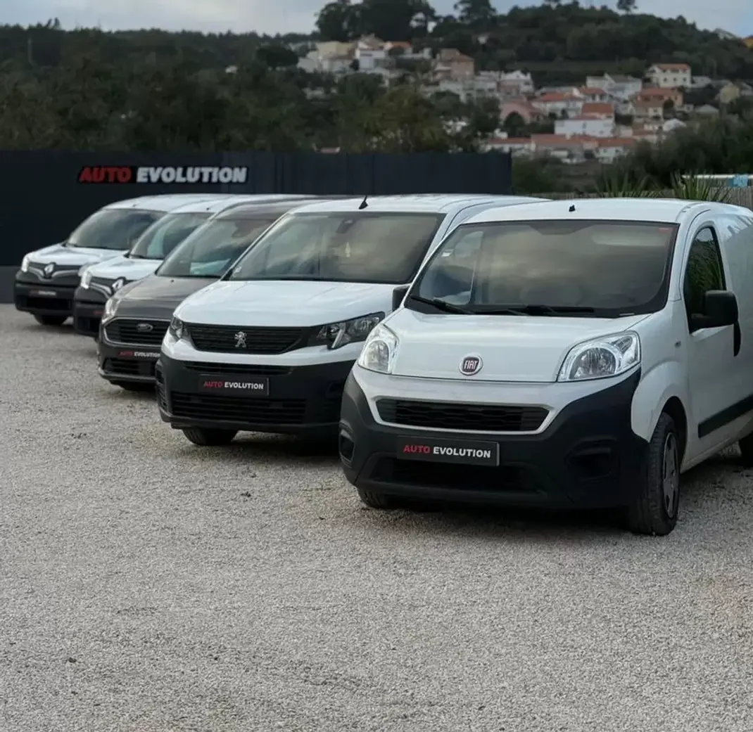 Renault KANGOO 1.5DCI 3L C/IVA 2019 - 8902 EUR, 175000 km - AUTO.MOTO.pt - 175000km - foto 16 de 23